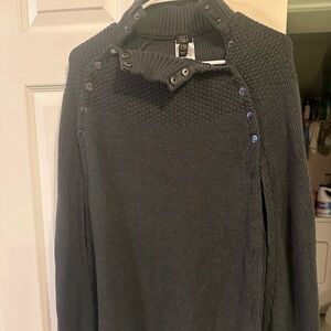 G.I.L.I. Women's Gray Elegant Sweater Cape